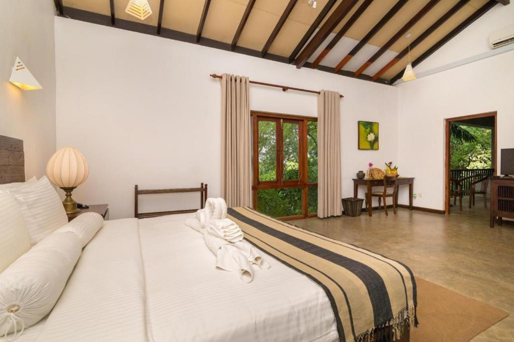 Roman Lake Ayurveda Boutique Resort Ahungalla Eksteriør bilde