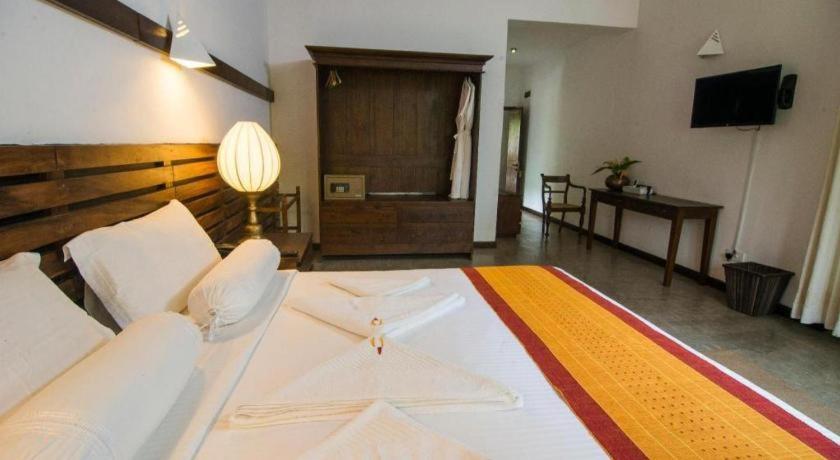 Roman Lake Ayurveda Boutique Resort Ahungalla Eksteriør bilde