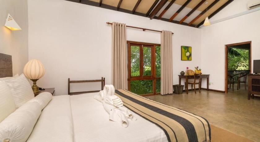 Roman Lake Ayurveda Boutique Resort Ahungalla Eksteriør bilde